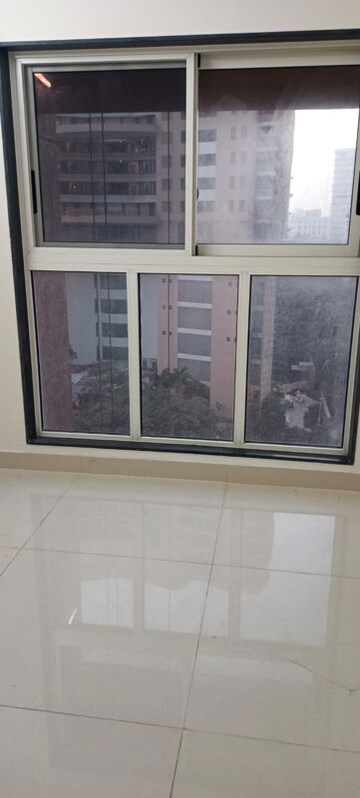 Room in 2 BHK Apartment at Prathmesh Tower Worli, Worli – for Rent