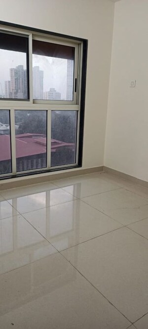 Room in 2 BHK Apartment at Prathmesh Tower Worli, Worli – for Rent
