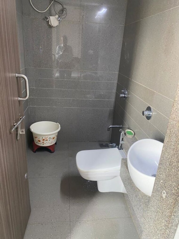 Bathroom, gala-orchid-sky 3 Bedroom 1500 Sq.Ft. Apartment In Shela Ahmedabad 10011659