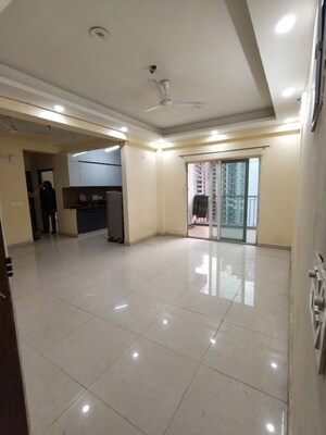 Room in 2 BHK Apartment at Gaur City 2 - 11th Avenue, Sector 16c Greater Noida – for Rent