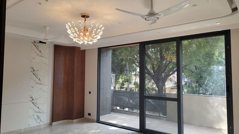 Room, south delhi 4 Bedroom 300 Sq.Yd. Builder Floor In South Delhi Delhi 10009074