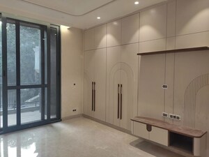 Room in 4 BHK Builder Floor at South Delhi – for Sale