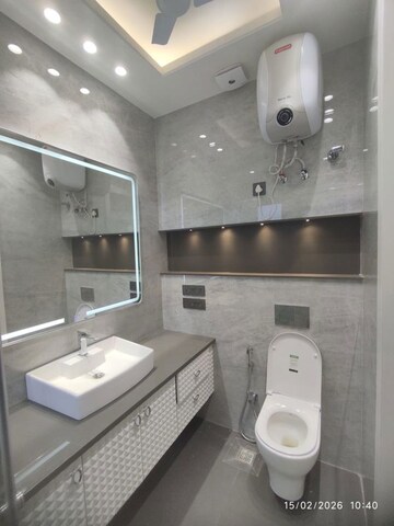 Bathroom in 4 BHK Builder Floor at South Delhi – for Sale