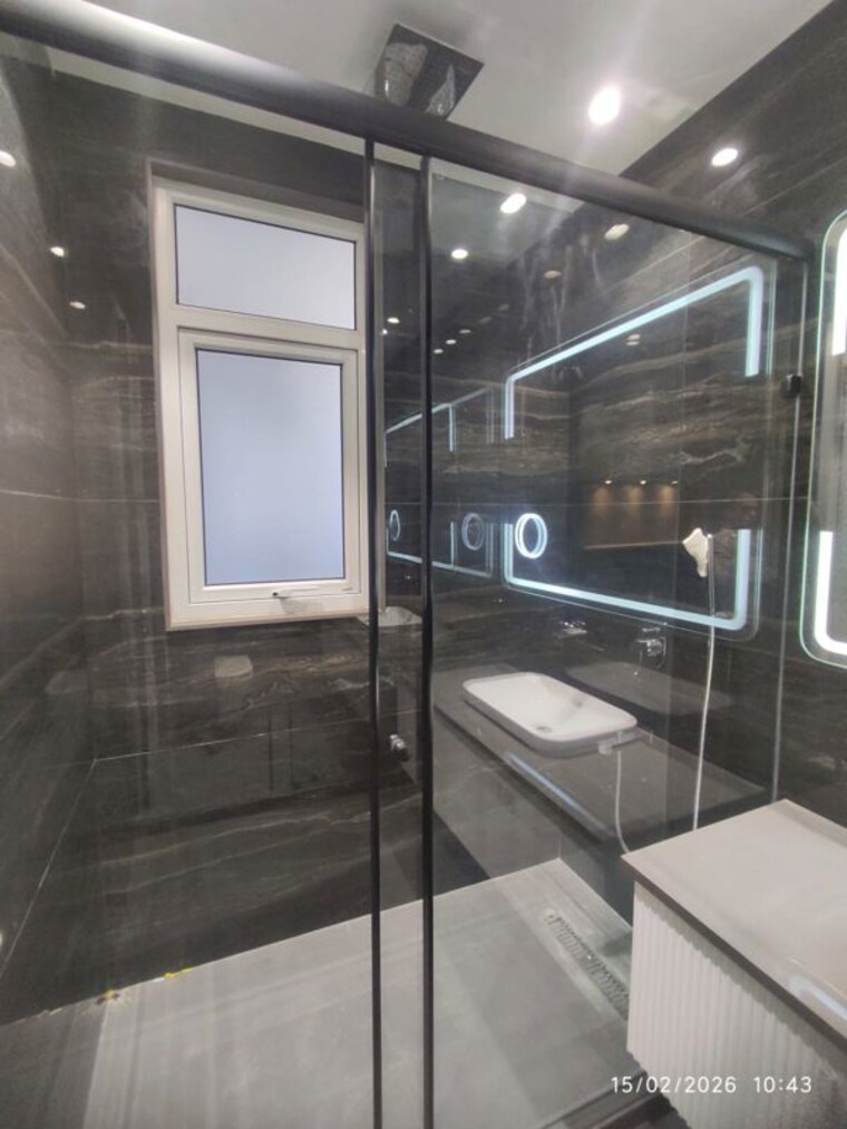 Bathroom, south delhi 4 Bedroom 300 Sq.Yd. Builder Floor In South Delhi Delhi 10009074