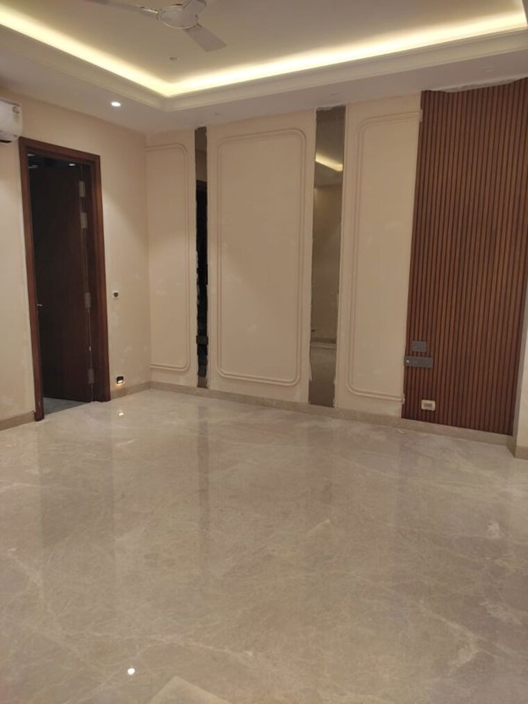 Room, south delhi 4 Bedroom 300 Sq.Yd. Builder Floor In South Delhi Delhi 10009074