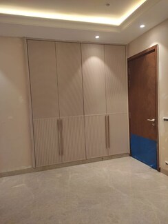 4 BHK + Pooja Room,Servant Room,Store Room Builder Floor For Sale in South Delhi