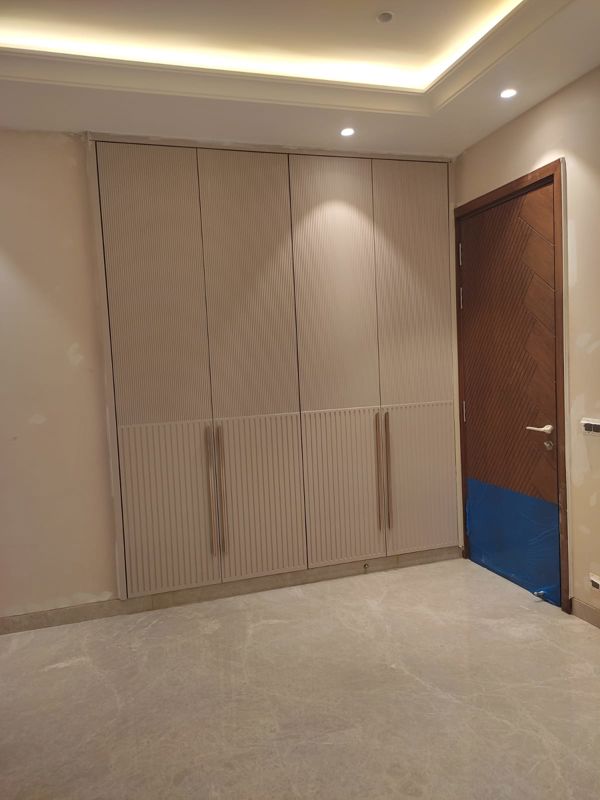 4 BHK + Pooja Room,Servant Room,Store Room Builder Floor For Sale in South Delhi