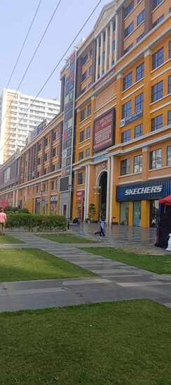 Retail Shop For Sale in Spectrum@Metro