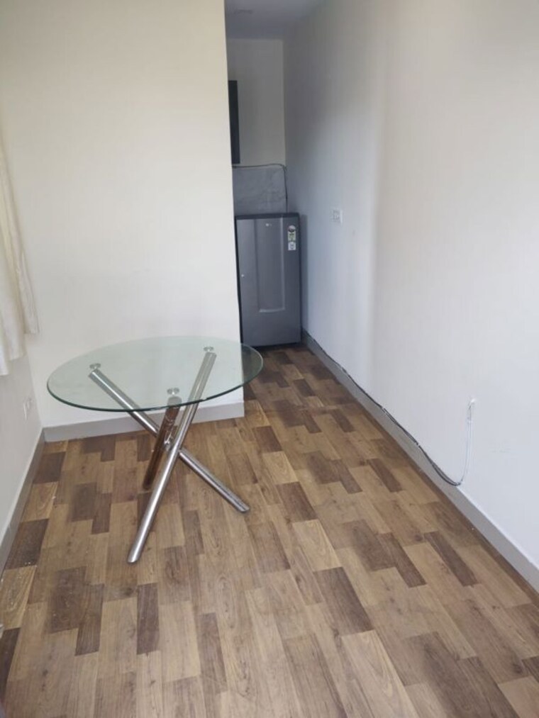 undefined, defence colony 1 Bedroom 700 Sq.Ft. Apartment In Defence Colony Delhi 10011699