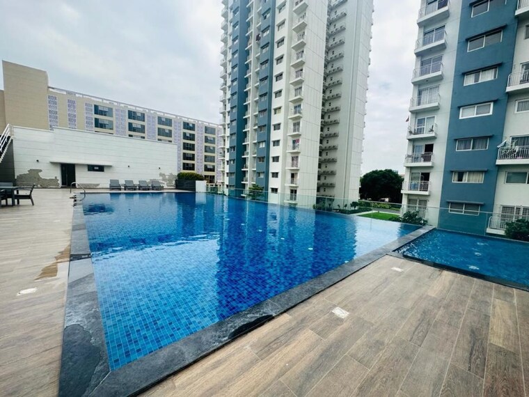 Swimming Pool, experion-capital 3.5 Bedroom 2158 Sq.Ft. Apartment In Vibhuti Khand Lucknow 10011716