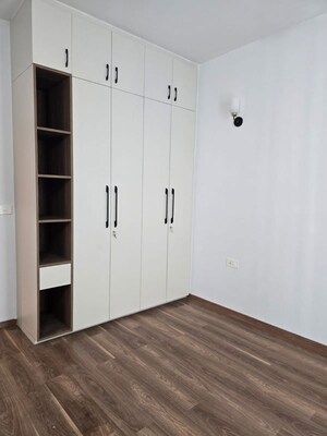 Room in 3.5 BHK Apartment at Conscient Hines Elevate, Sector 59 – for Rent