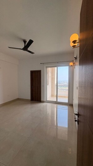 Room in 3 BHK Apartment at Shalimar Belvedere Court, Malesemau – for Sale