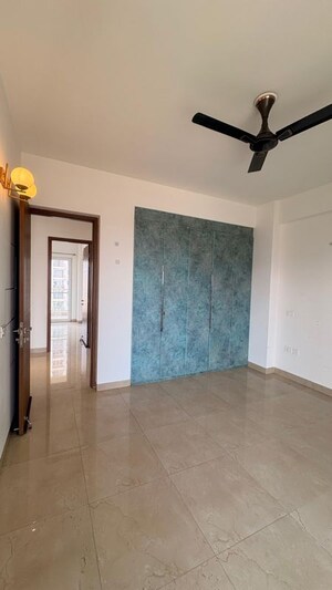 Room in 3 BHK Apartment at Shalimar Belvedere Court, Malesemau – for Sale
