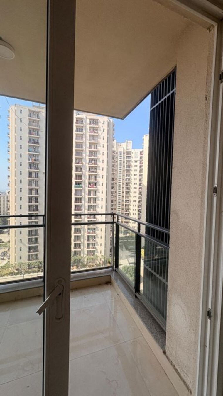 Balcony, shalimar-belvedere-court 3 Bedroom 1541 Sq.Ft. Apartment In Malesemau Lucknow 10011730