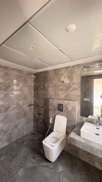 Bathroom in 3 BHK Apartment at Shalimar Belvedere Court, Malesemau – for Sale