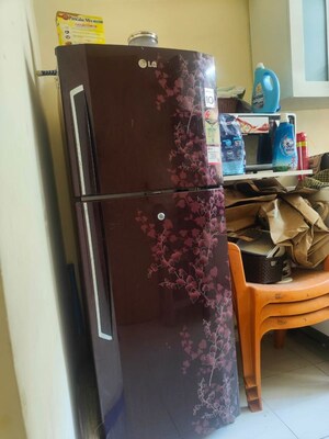 Furnished Amenities in 2 BHK Apartment at Premier Kailash Tower, Powai – for Rent