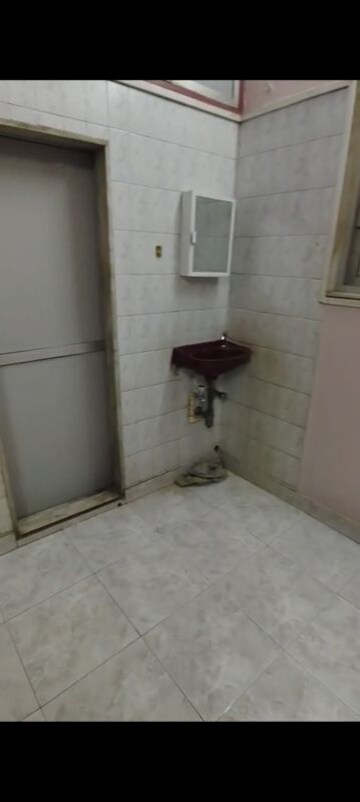 Bathroom in 1 BHK Apartment at Ghatkopar West – for Rent