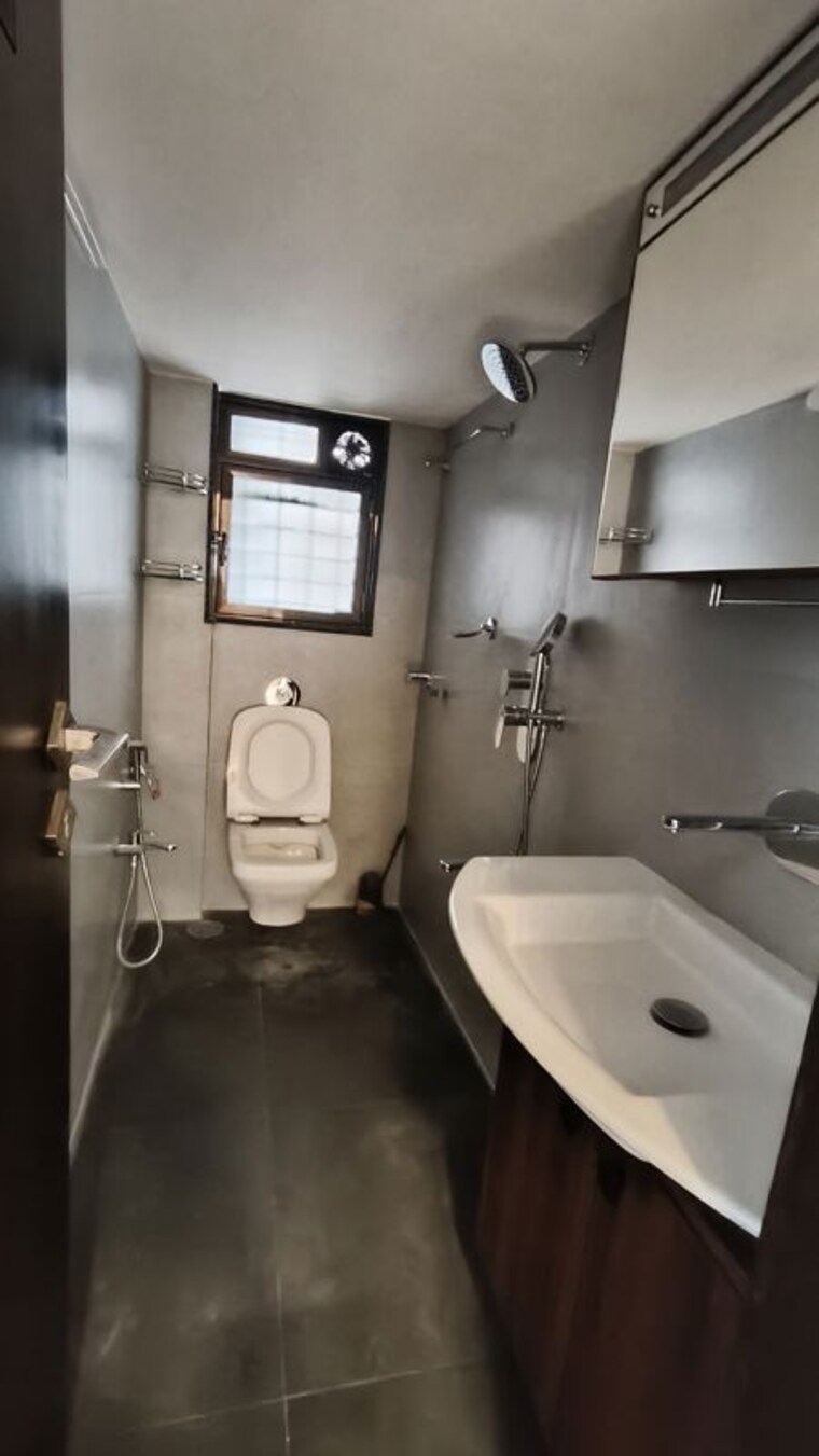 Bathroom, mittal-phoenix-tower 2 Bedroom 800 Sq.Ft. Apartment In Lower Parel Mumbai 10011753