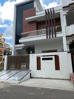 2 BHK + Pooja Room Builder Floor For Rent in Gomti Nagar