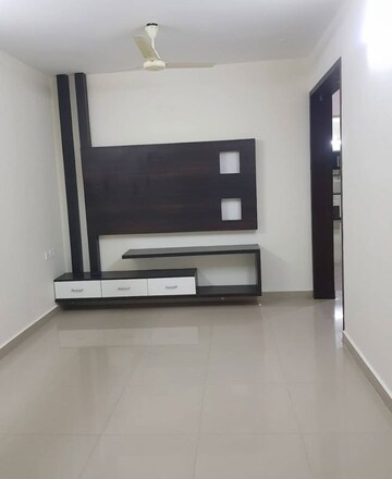 Room in 2 BHK Apartment at Aparna Zenon, Puppalaguda – for Rent