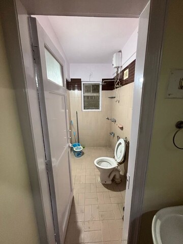 Bathroom in 2.5 BHK Apartment at Oberoi Realty Woods, Goregaon East – for Sale