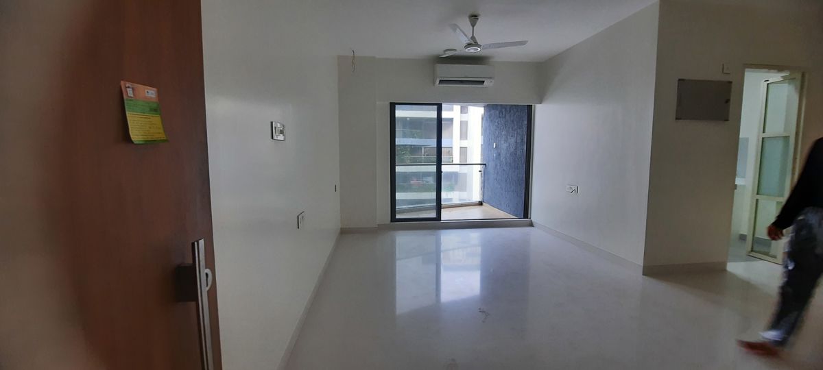4 BHK + Pooja Room,Servant Room,Study Room,Extra Room Apartment For Sale in Rustomjee Elita