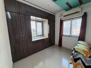 Room in 2 BHK Apartment at JB Residency Puppalaguda, Puppalaguda – for Rent