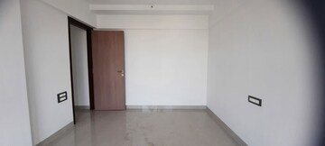 Room in 3 BHK Apartment at Mayfair Akshay, Lokhandwala – for Sale
