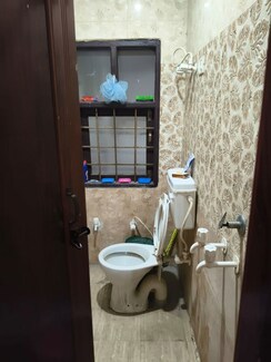 2.5 BHK + Pooja Room,Study Room,Extra Room Builder Floor For Rent in New Ashok Nagar