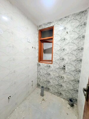 Bathroom in 2 BHK Builder Floor at Palm Residency Chhatarpur, Chattarpur – for Rent