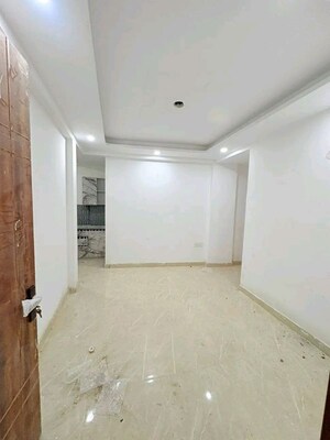 Room in 2 BHK Builder Floor at Palm Residency Chhatarpur, Chattarpur – for Rent
