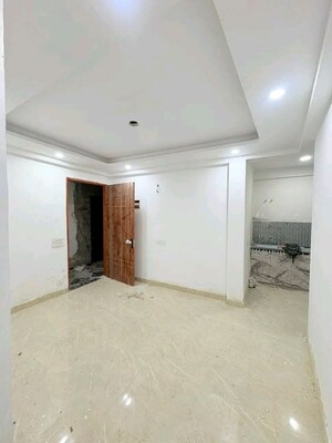 Room in 2 BHK Builder Floor at Palm Residency Chhatarpur, Chattarpur – for Rent