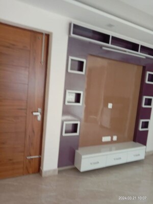 Furnished Amenities in 3 BHK Builder Floor at BPTP Parkland Pride, Sector 77 – for Rent