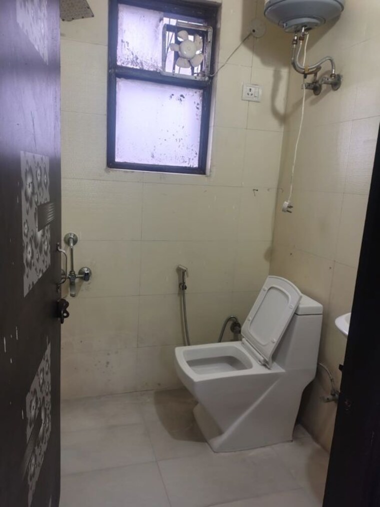 Bathroom, saket 1 RK 400 Sq.Ft. Builder Floor In Saket Delhi 10011853
