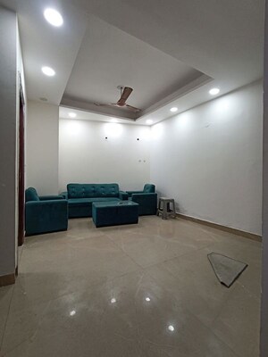 Room in 1 BHK Builder Floor at Saket – for Rent
