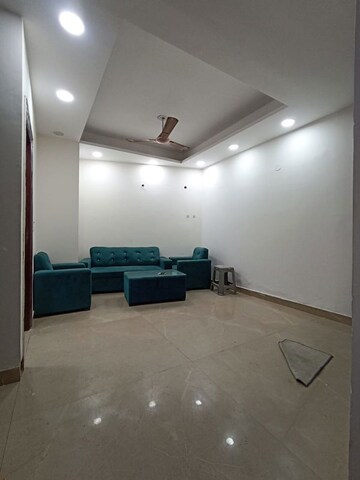 Room in 1 BHK Builder Floor at Saket – for Rent