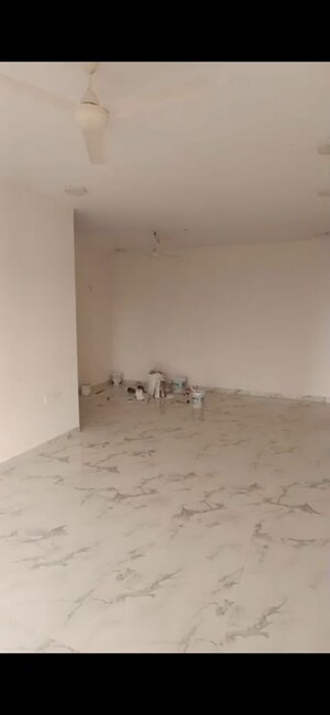 Room in 3 BHK Apartment at Raheja Ridgewood, Goregaon East – for Sale