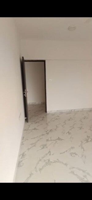 Room in 3 BHK Apartment at Raheja Ridgewood, Goregaon East – for Sale