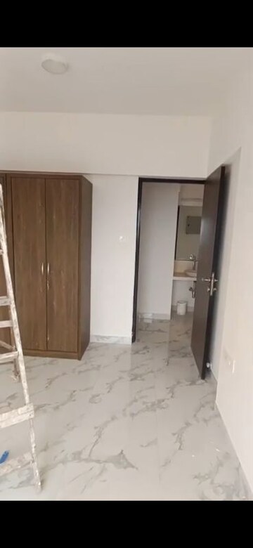 Room in 3 BHK Apartment at Raheja Ridgewood, Goregaon East – for Sale