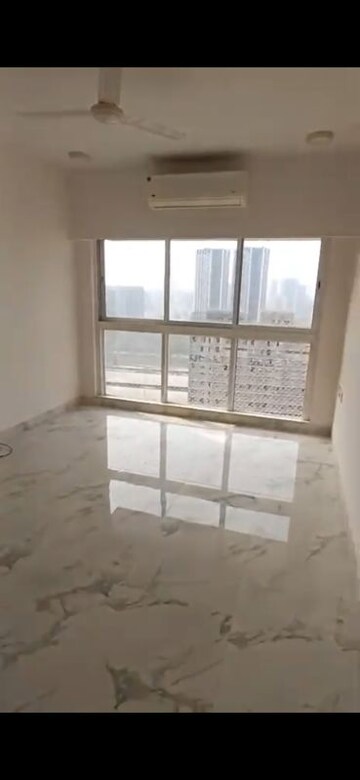 Room in 3 BHK Apartment at Raheja Ridgewood, Goregaon East – for Sale