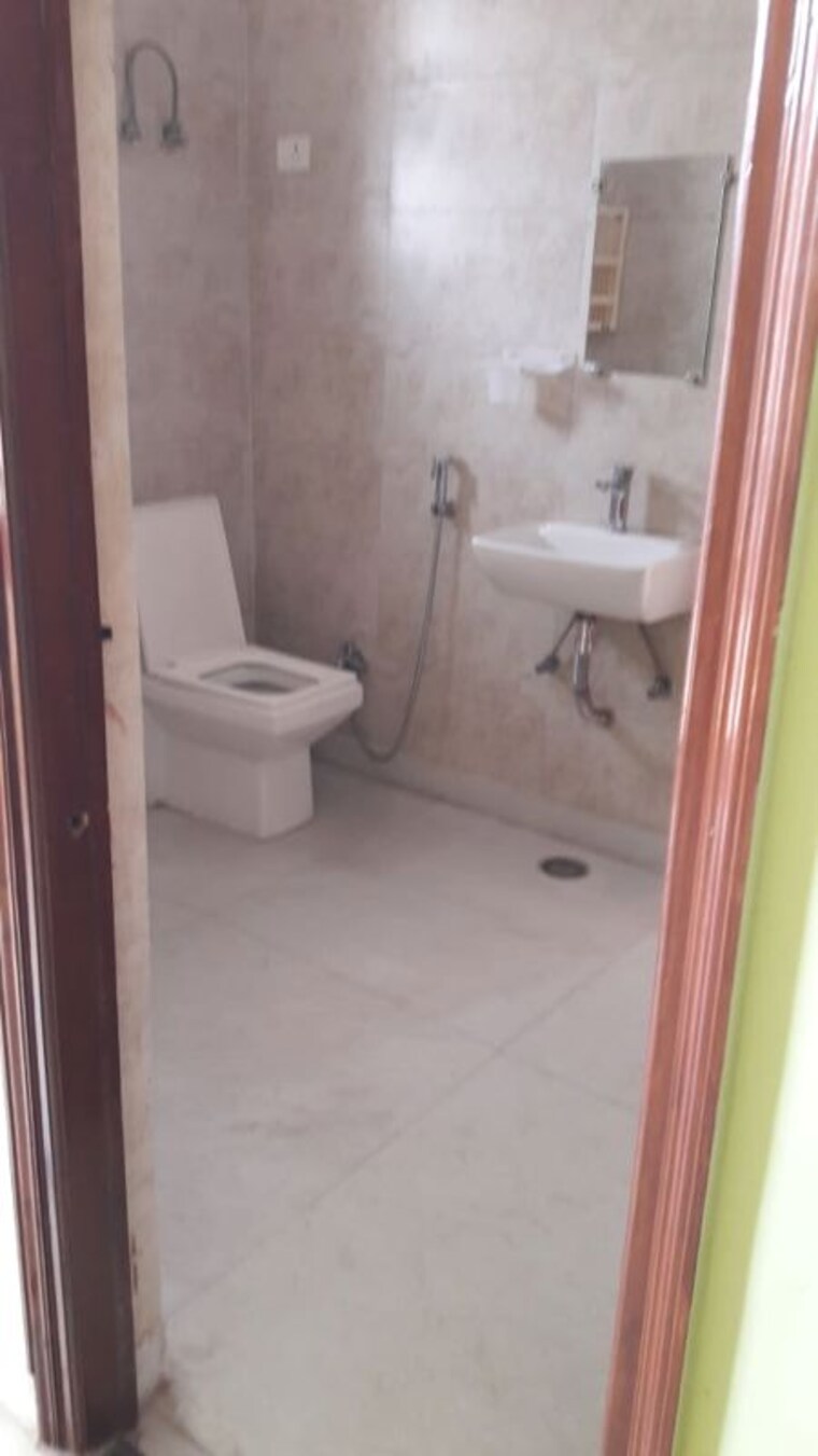 Bathroom, ansal-plaza-sector-23 3 Bedroom 2900 Sq.Ft. Builder Floor In Sector 23 Gurgaon 10011874