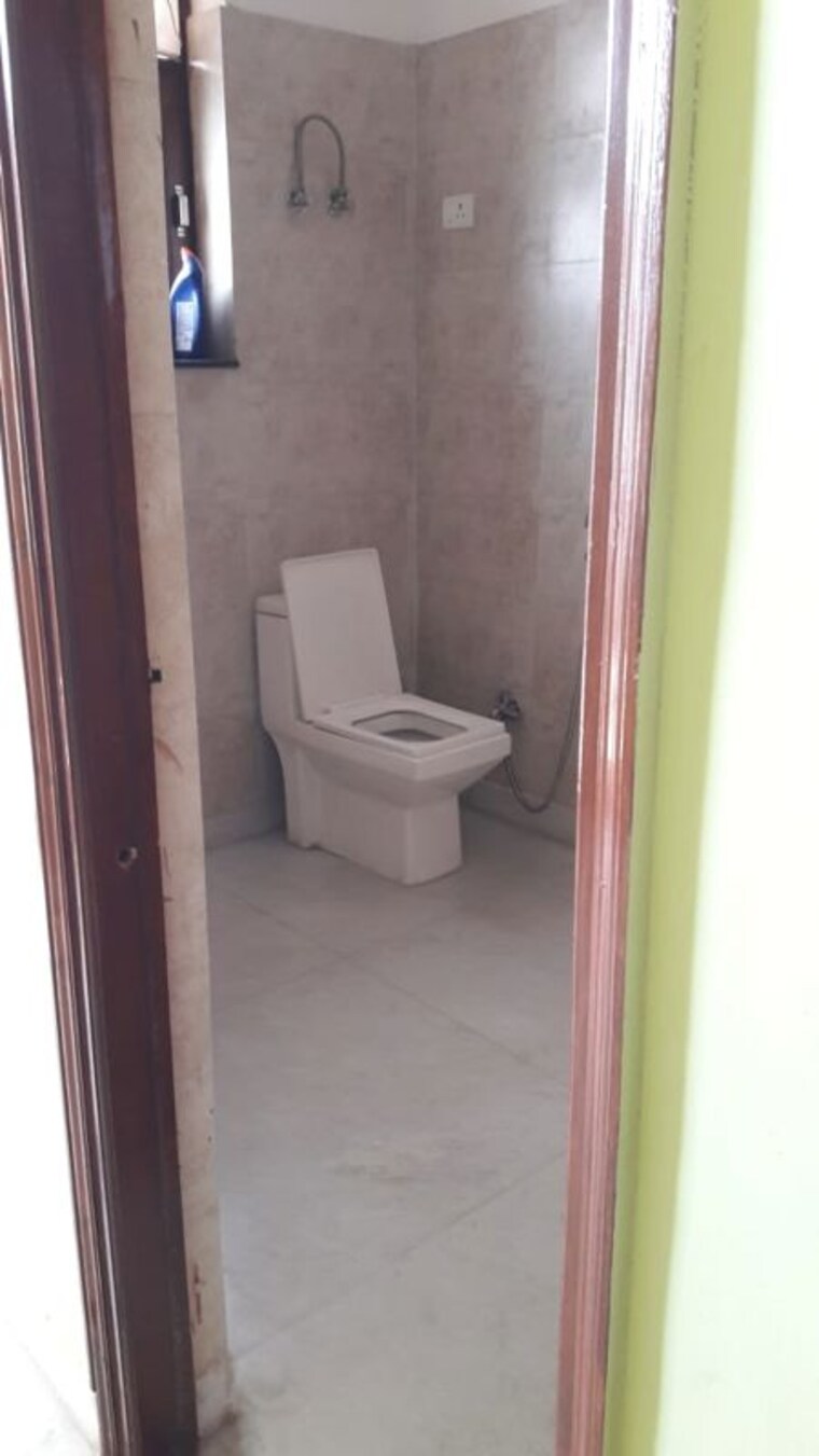 Bathroom, ansal-plaza-sector-23 3 Bedroom 2900 Sq.Ft. Builder Floor In Sector 23 Gurgaon 10011874