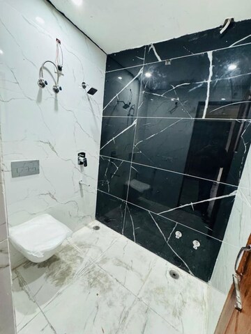 Attached Bathroom in 3 BHK Builder Floor at Pir Machalla – for Sale