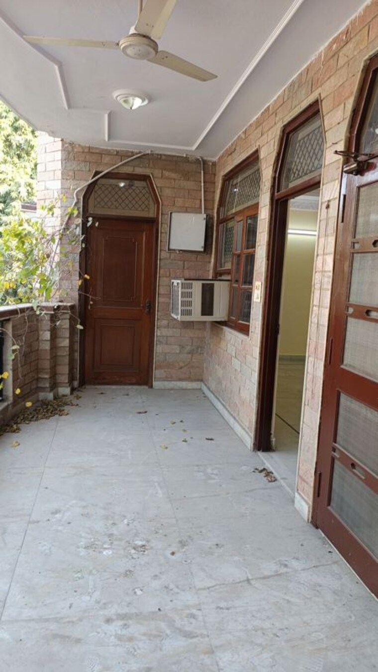 Exterior View, east patel nagar 3 Bedroom 2000 Sq.Ft. Builder Floor In East Patel Nagar Delhi 10011902