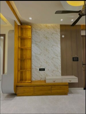 Room in 5 BHK Builder Floor at Nest Floor I, Green Fields Colony – for Rent