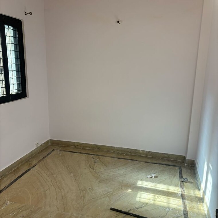 Room, rwa-apartments-sector-52 3 Bedroom 1850 Sq.Ft. Builder Floor In Arun Vihar Noida 10011912