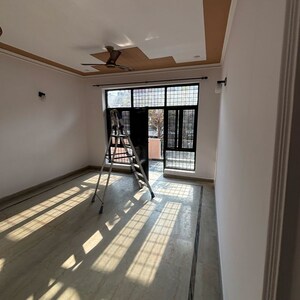 Balcony in 3 BHK Builder Floor at RWA Apartments Sector 52, Arun Vihar – for Rent