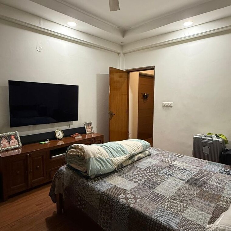 Bedroom, rwa-apartments-sector-51 3 Bedroom 1850 Sq.Ft. Builder Floor In Kendriya Vihar Noida 10011929