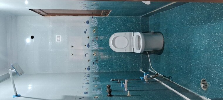 Bathroom, madanpur khadar 2.5 Bedroom 1000 Sq.Ft. Builder Floor In Madanpur Khadar Delhi 10011934