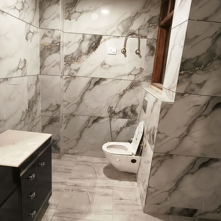 Bathroom, malviya nagar 2 Bedroom 900 Sq.Ft. Builder Floor In Malviya Nagar Delhi 10011941